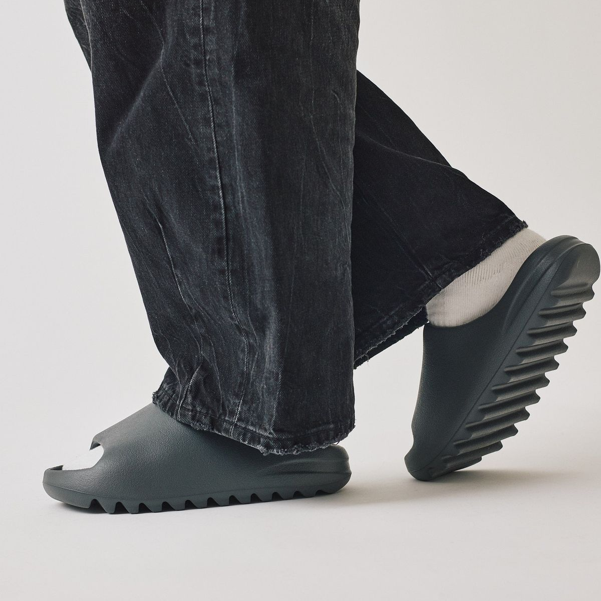 Adidas Yeezy Slide Slate Grey